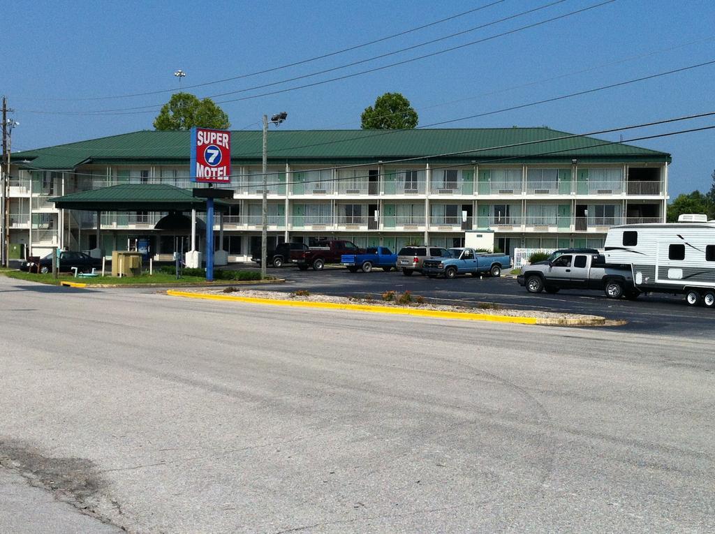 Super 7 Motel Richmond Exterior photo